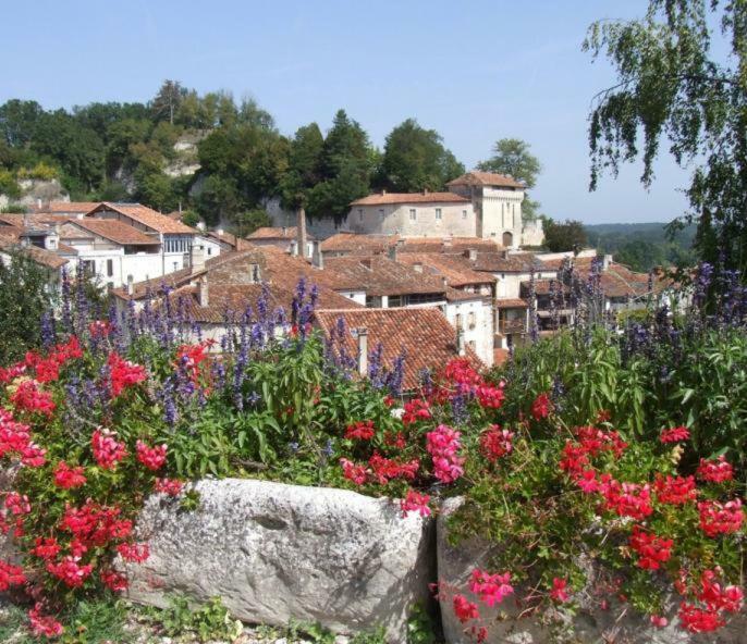 B&B Le Savoir Vivre Bonnes  Exteriér fotografie